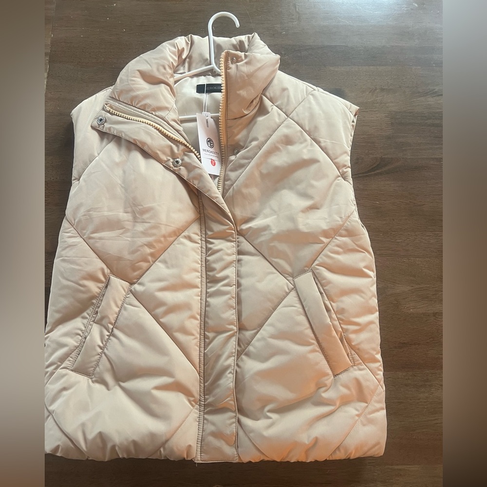 Women’s puffer vest jacket